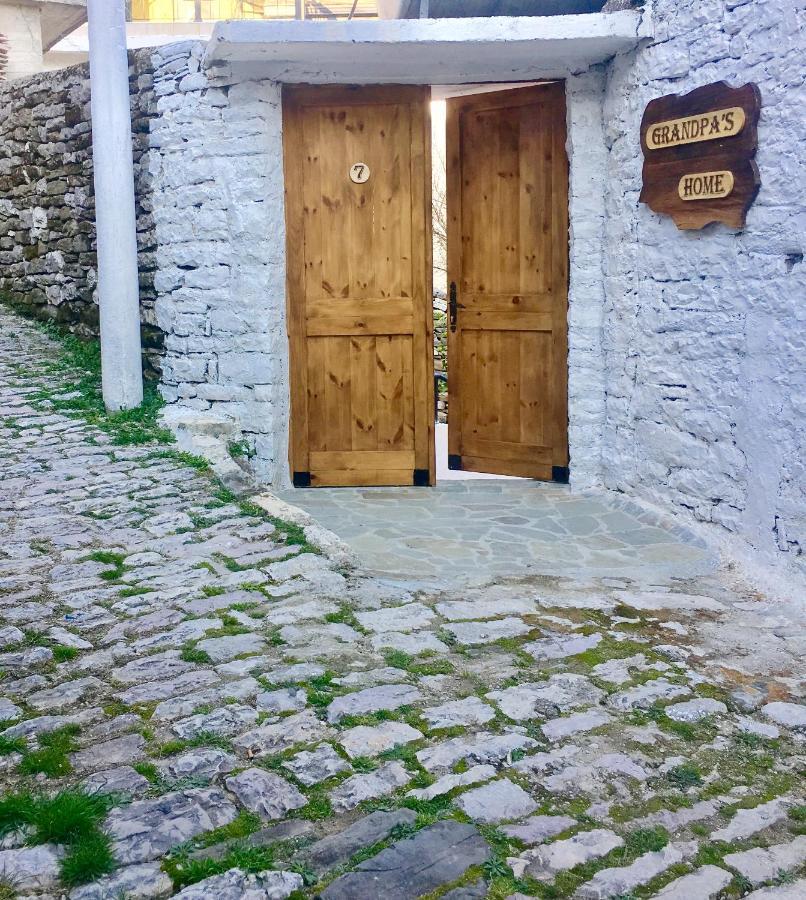Grandpa'S Home Gjirokastër Esterno foto
